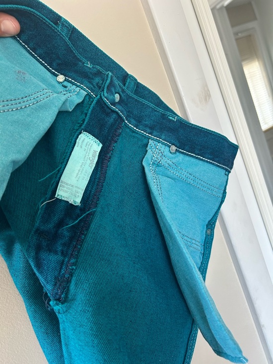 Vintage Wrangler Straight-Leg Jeans in Bright Blue Denim - Picture 8 of 8